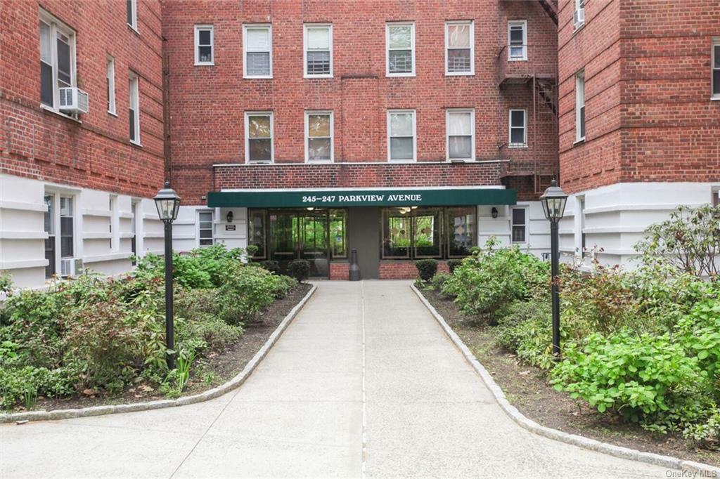 Property Photo:  247 Parkview Avenue 5S  NY 10708 