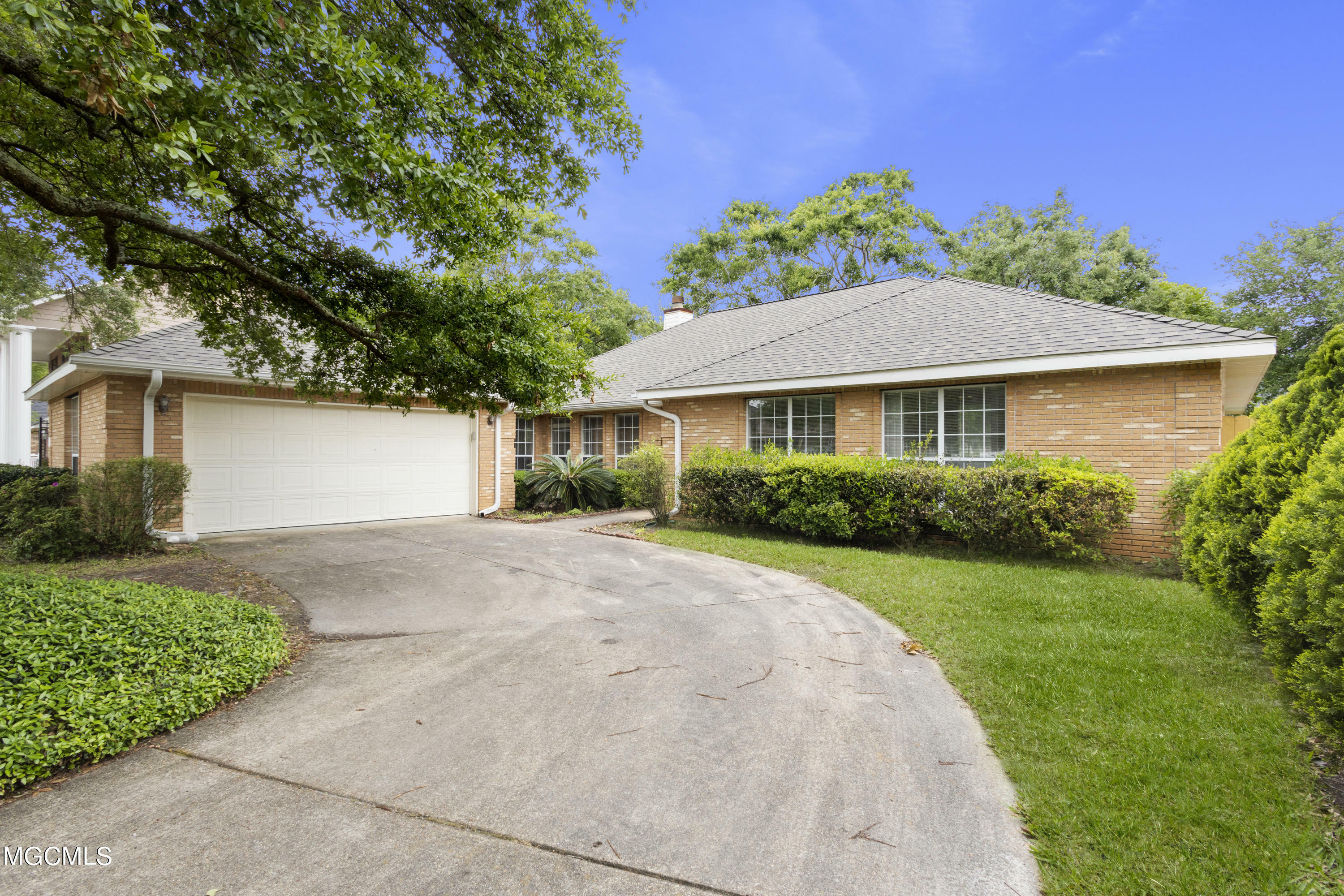 Property Photo:  2366 Park Pl Drive  MS 39507 