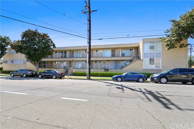 Property Photo:  231 Junipero Avenue 12  CA 90803 