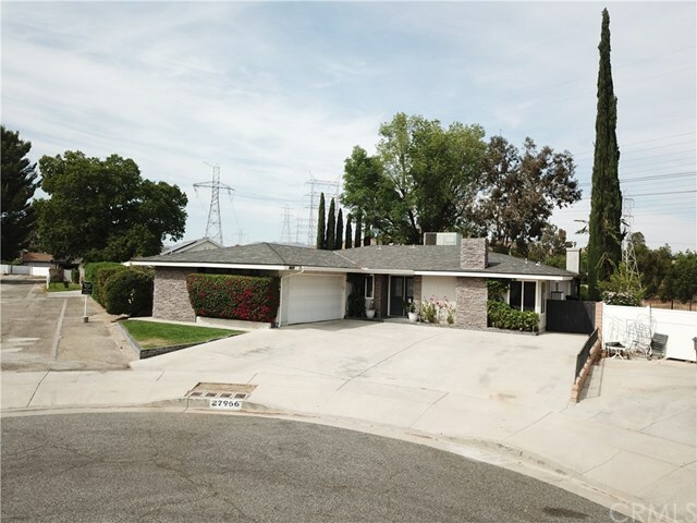 Property Photo:  27966 Featherstar Avenue  CA 91350 