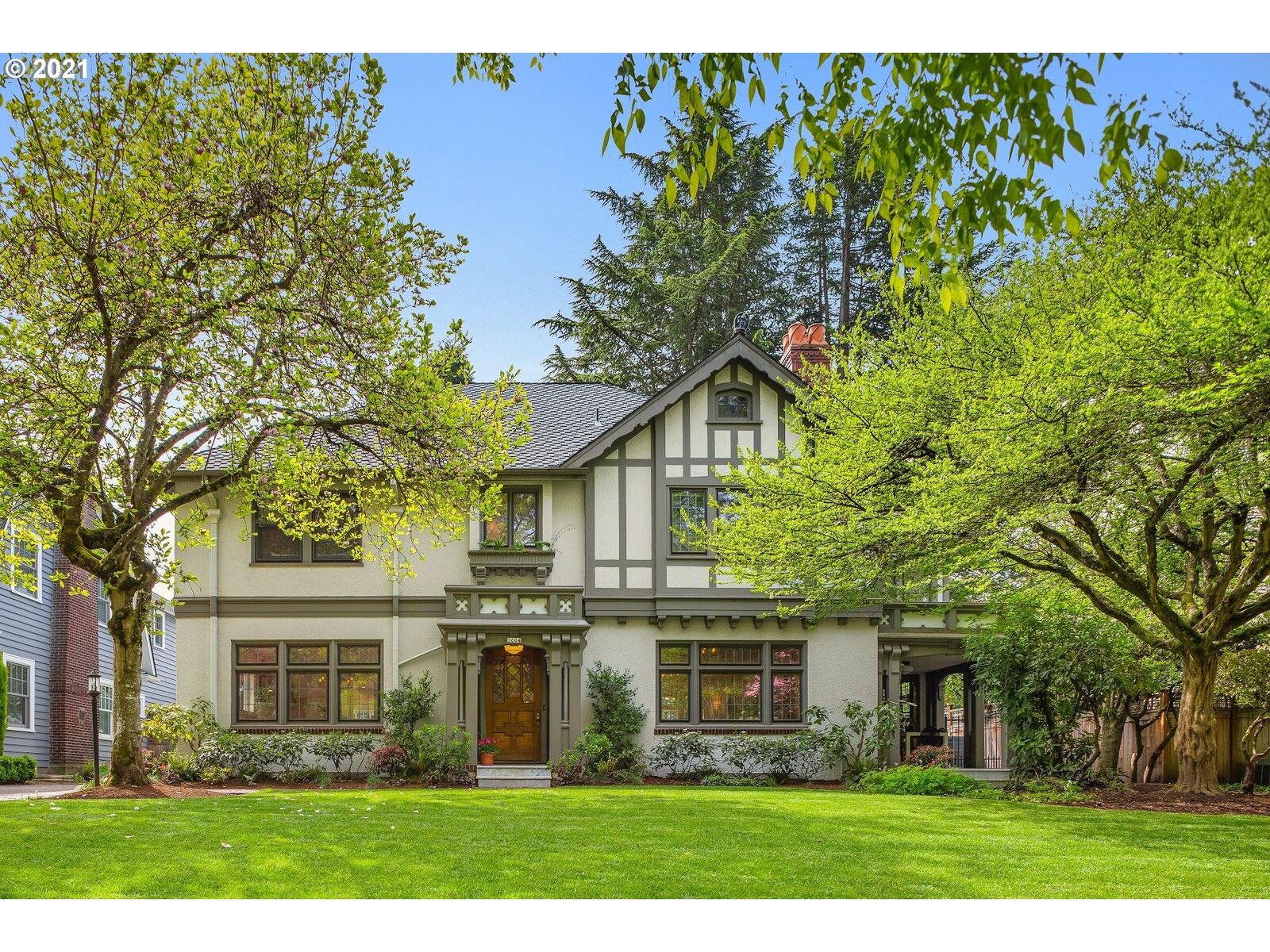Property Photo:  3604 SE Oak St  OR 97214 