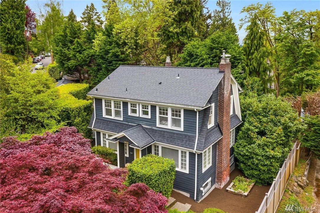 Property Photo:  1600 Interlaken Place E  WA 98112 