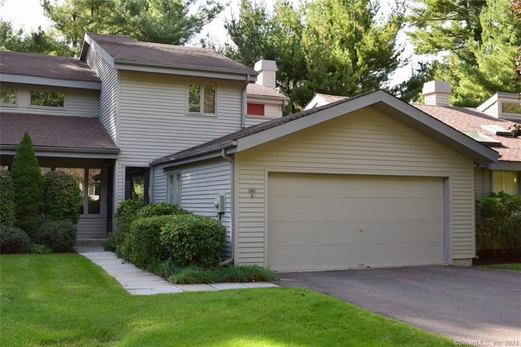 Property Photo: 7 Bramble Bush 7 CT 06001