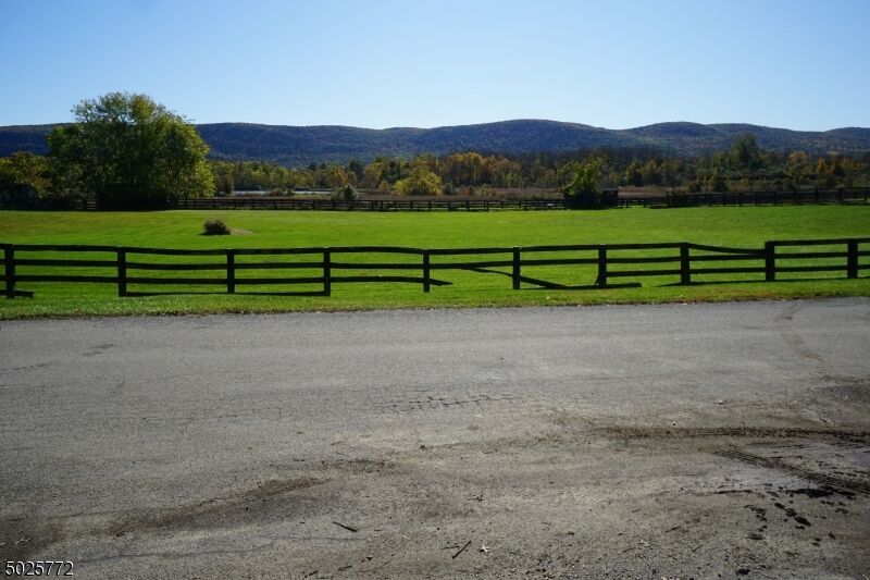 Property Photo:  7 Goldenrod Pl  NJ 07418 