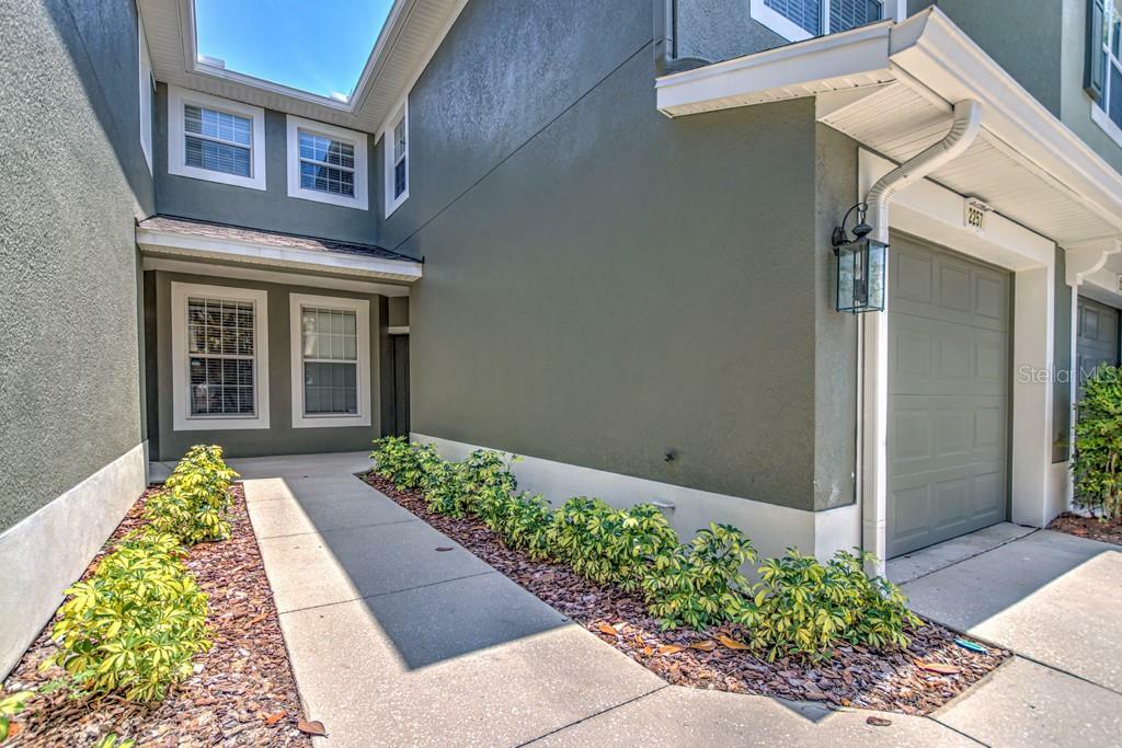 Property Photo:  2257 Kings Palace Drive  FL 33578 