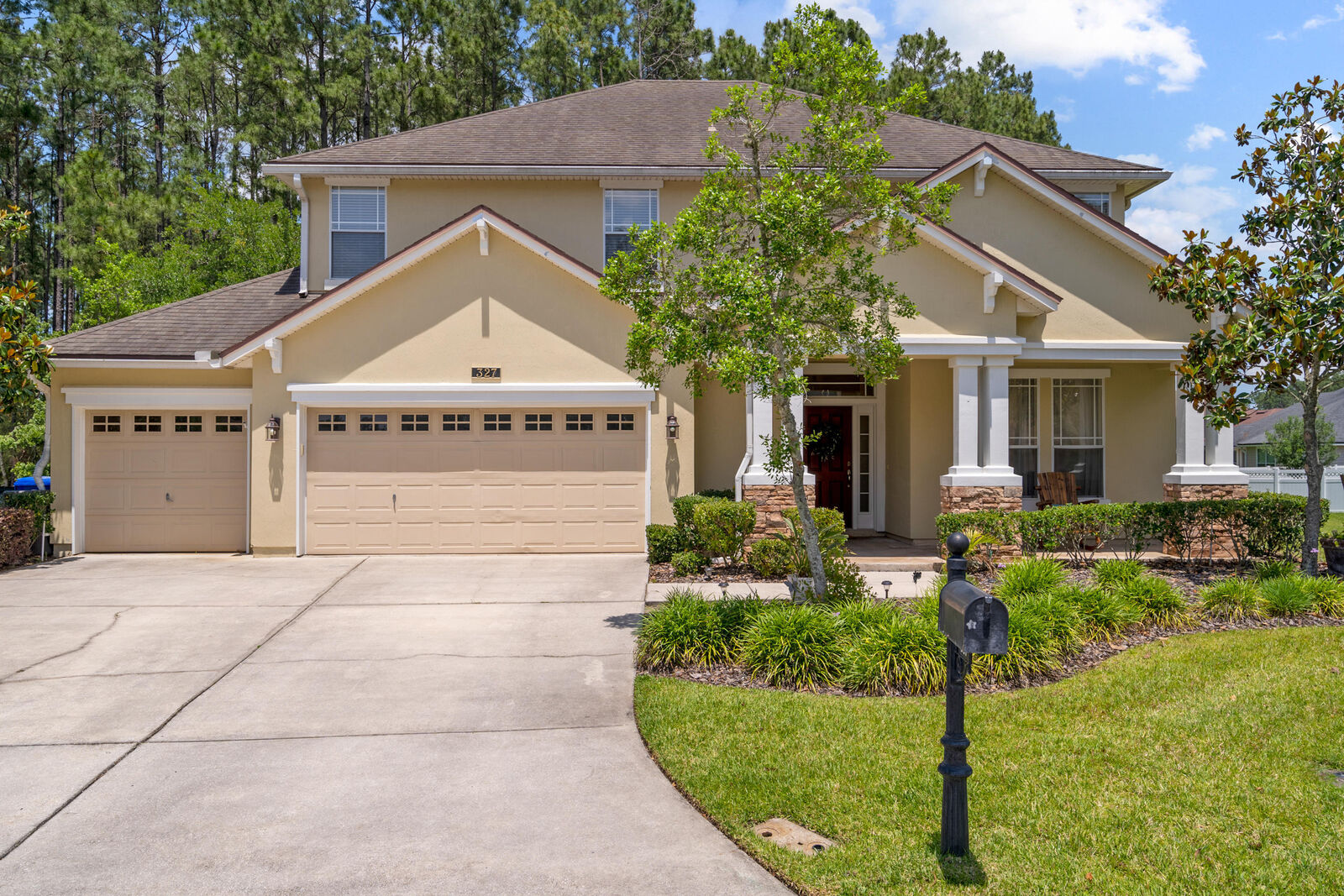 Property Photo: 327 Blackthorn Place FL 32259