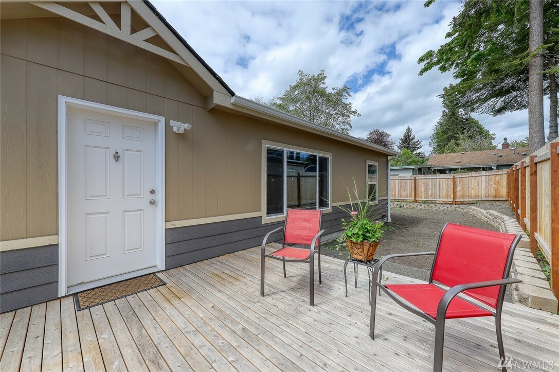 Property Photo:  6734 NE Center St  WA 98392 