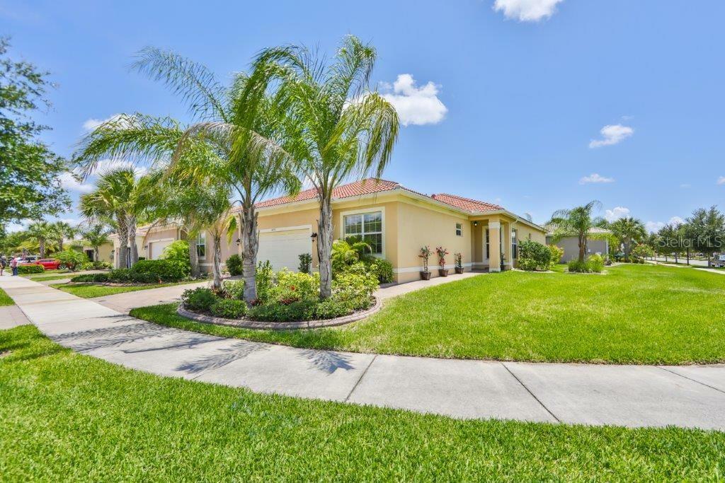 Property Photo:  4939 Sandy Glen Way  FL 33598 