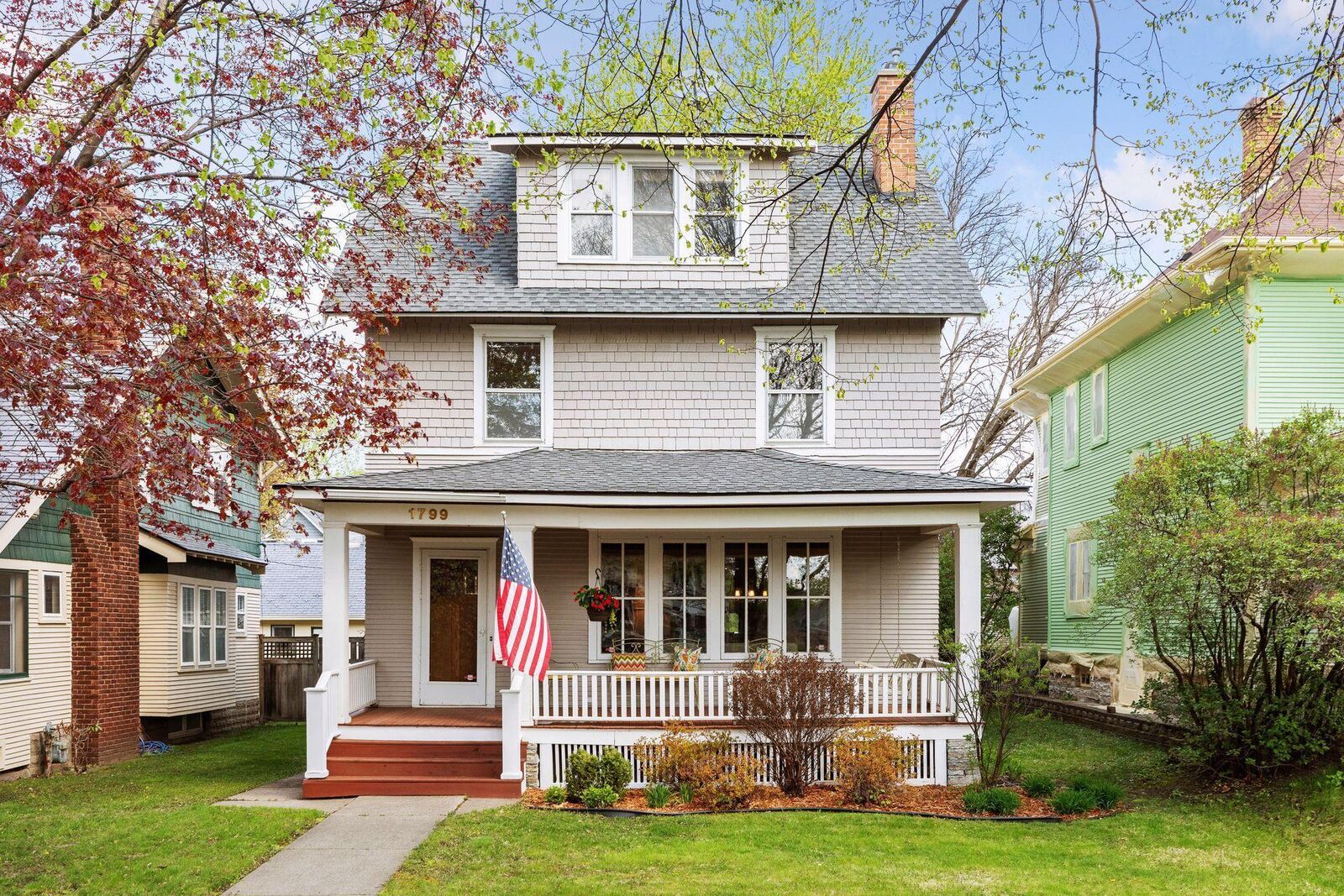 Property Photo:  1799 Ashland Avenue  MN 55104 