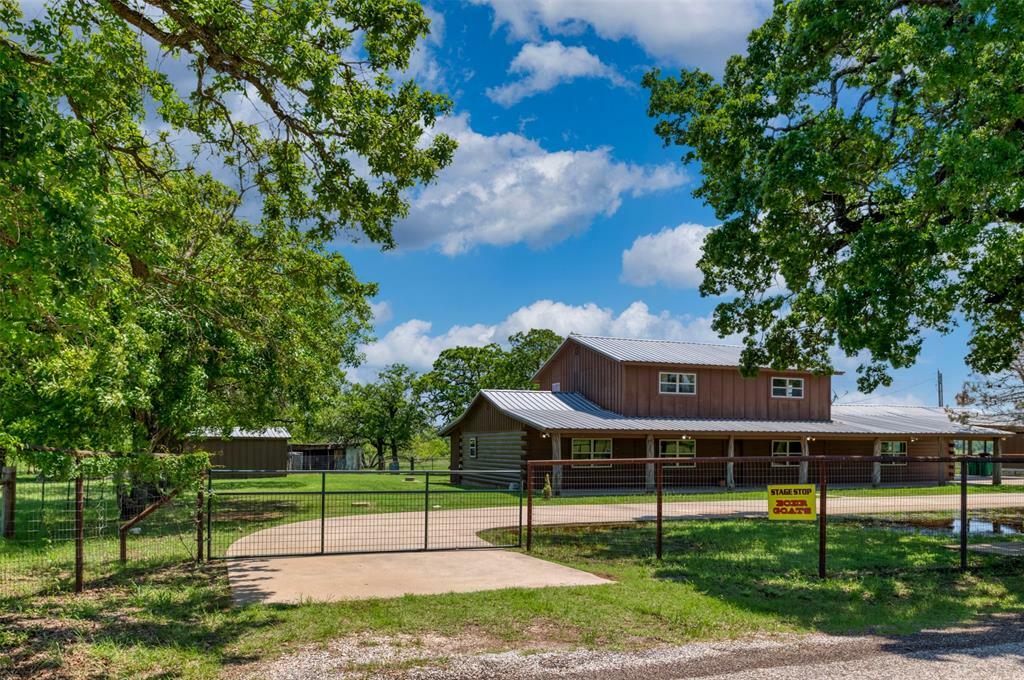 Property Photo:  8225 Contrary Creek Road  TX 76048 