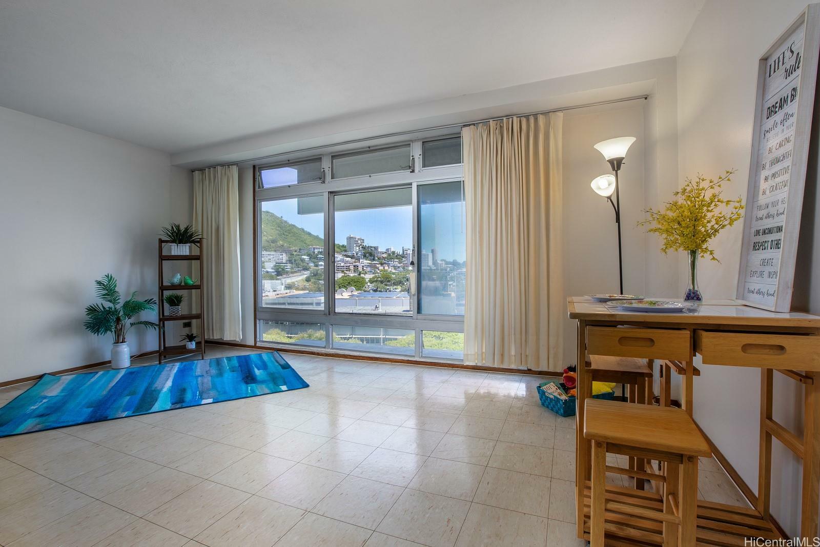 Property Photo:  1511 Nuuanu Avenue 723  HI 96817 