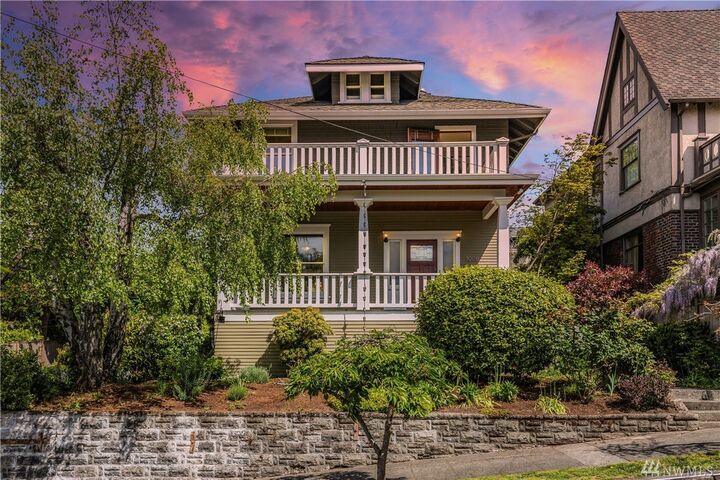 1008 W Wheeler St  Seattle WA 98119 photo