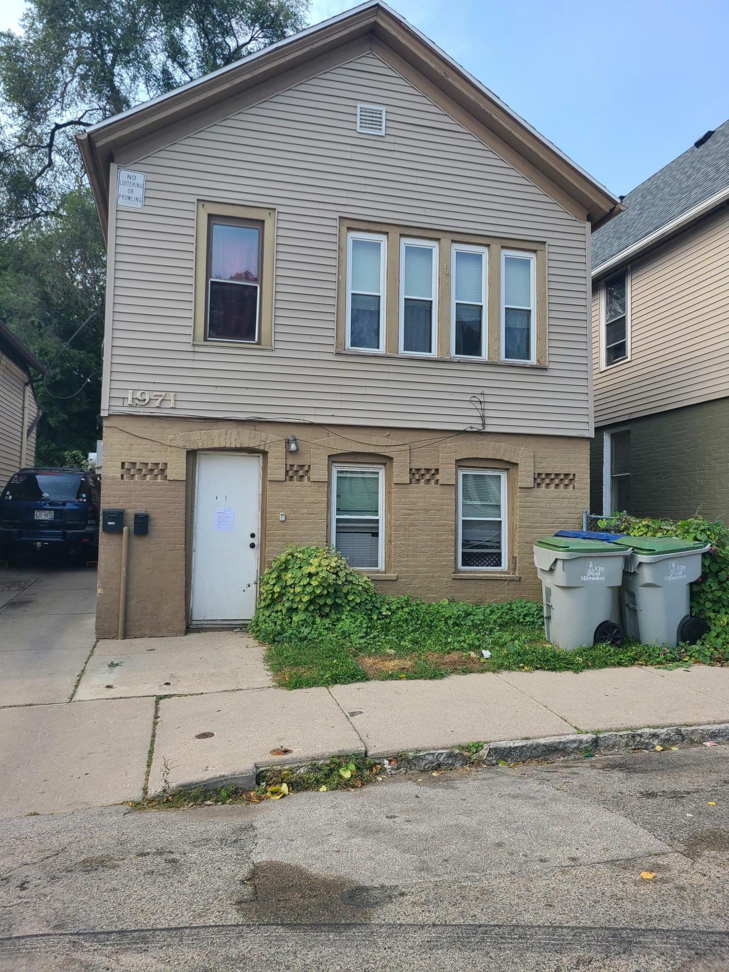Property Photo: 1971 S 5th Pl WI 53204