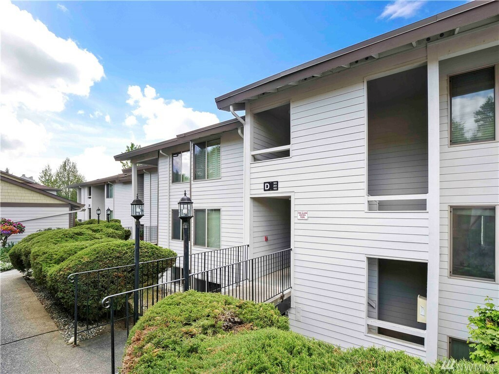 Property Photo:  23501 Lakeview Drive D203  WA 98043 