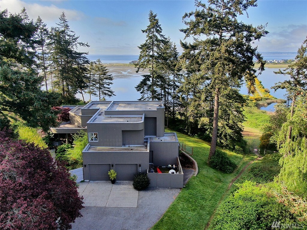 Property Photo:  2296 Soundview Dr  WA 98260 