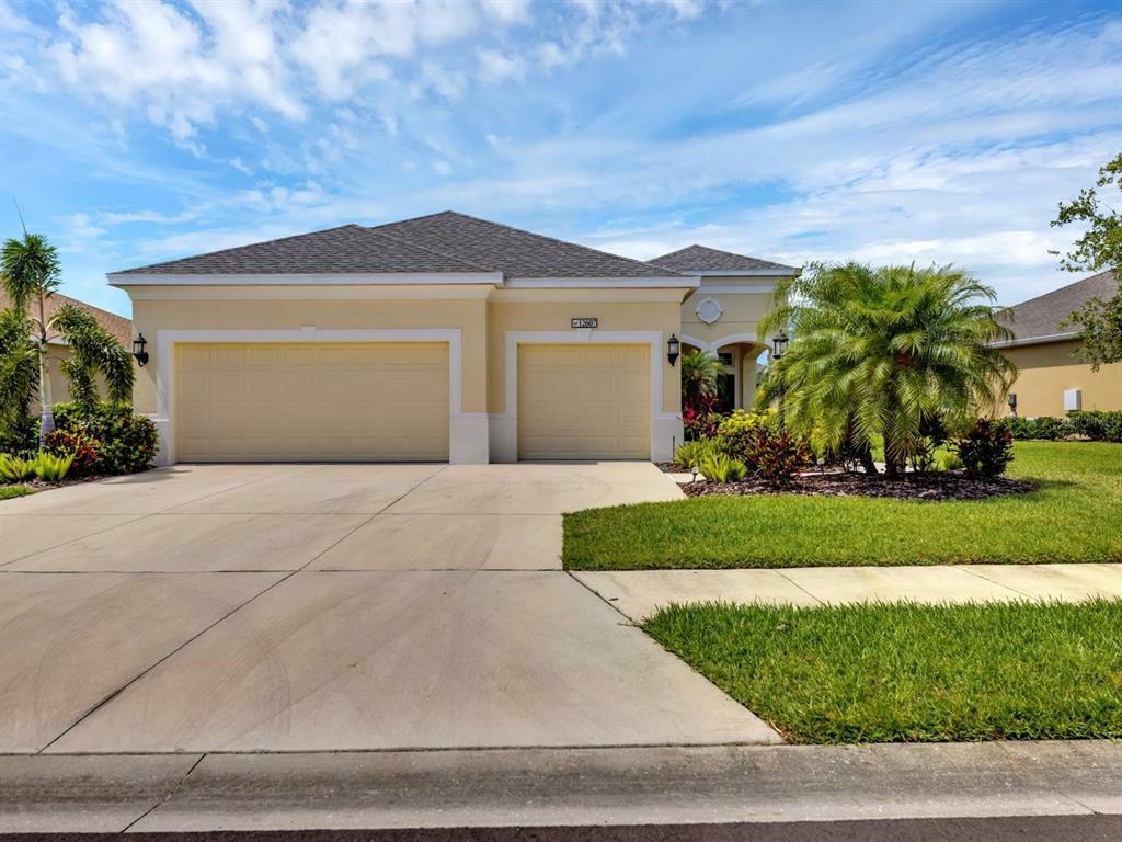 Property Photo: 12607 Lake Silver Avenue FL 34211