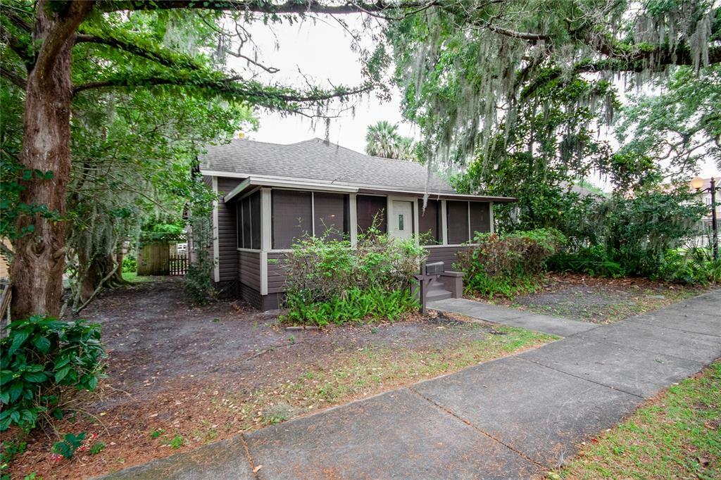 Property Photo:  1204 S Park Avenue  FL 32771 