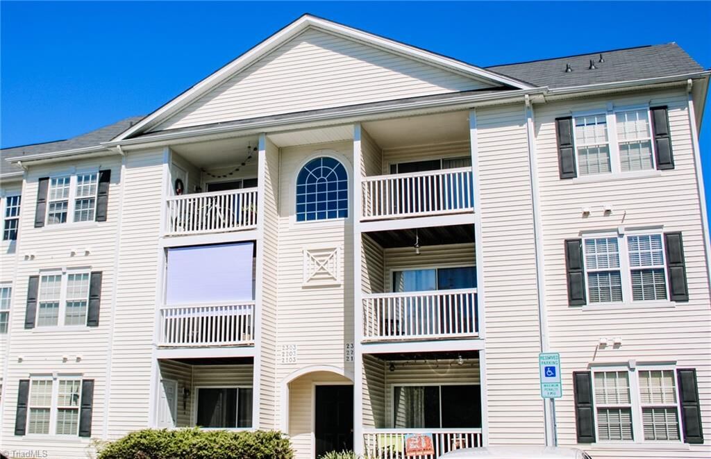 Property Photo:  2303 Lambeth Farm Lane  NC 27284 