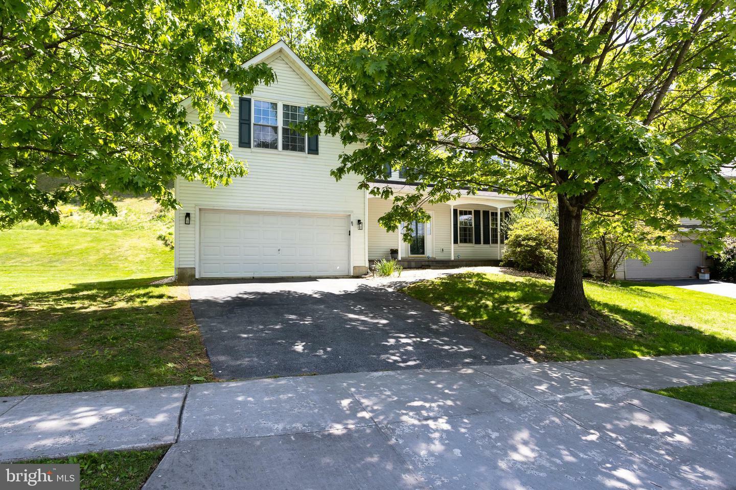 Property Photo: 804 Windridge Lane PA 19335