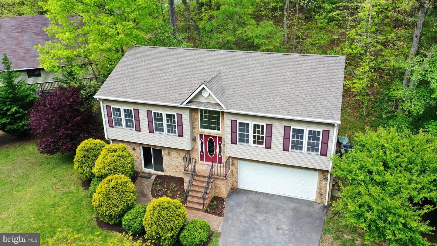 Property Photo: 1125 Lakeview Drive VA 22625