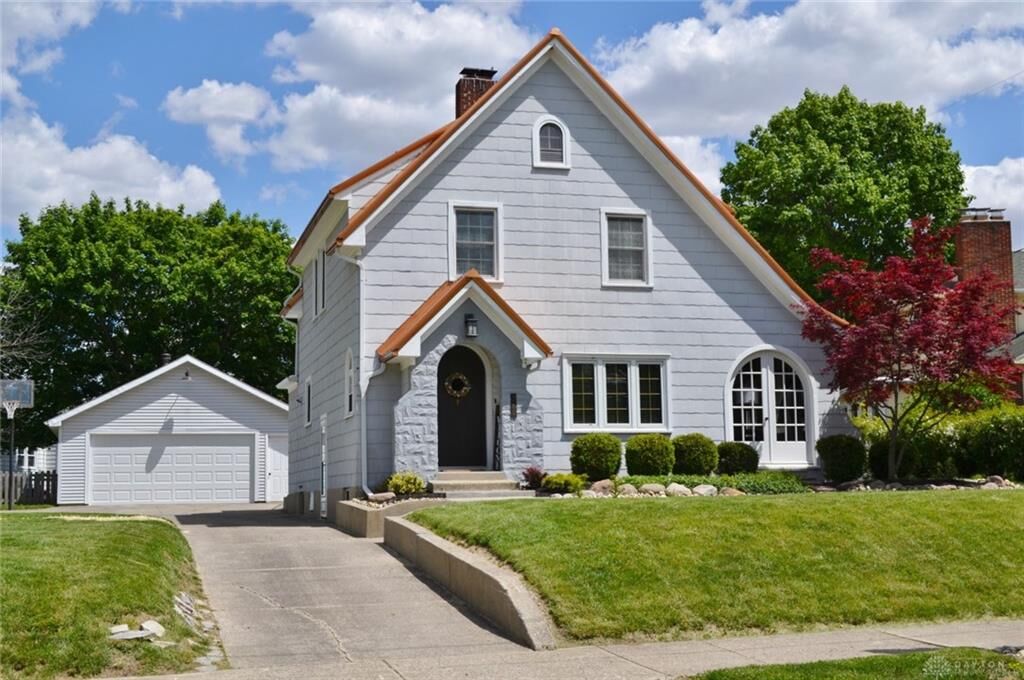 Property Photo: 260 W Harding Road OH 45504