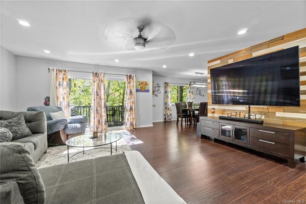 Property Photo:  2 Acorn Court  NY 10930 