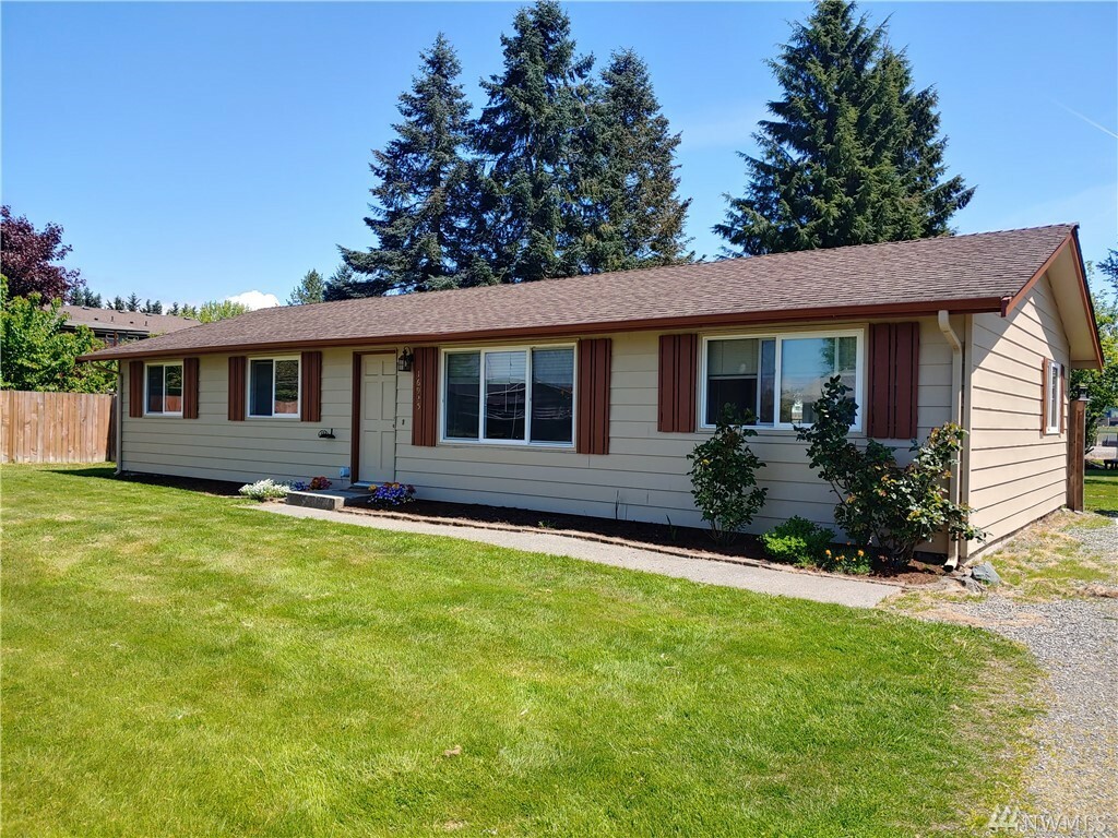 Property Photo:  16925 52nd Ave NE  WA 98270 