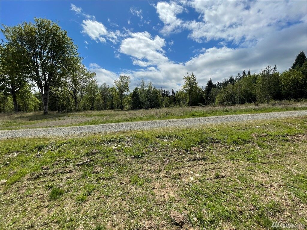 Property Photo:  1633 Lower Elwha Rd  WA 98363 