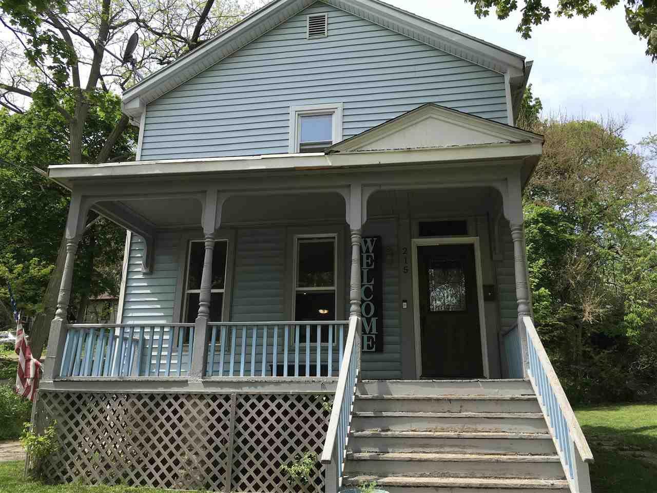 215 Oakland Ave  Janesville WI 53545 photo