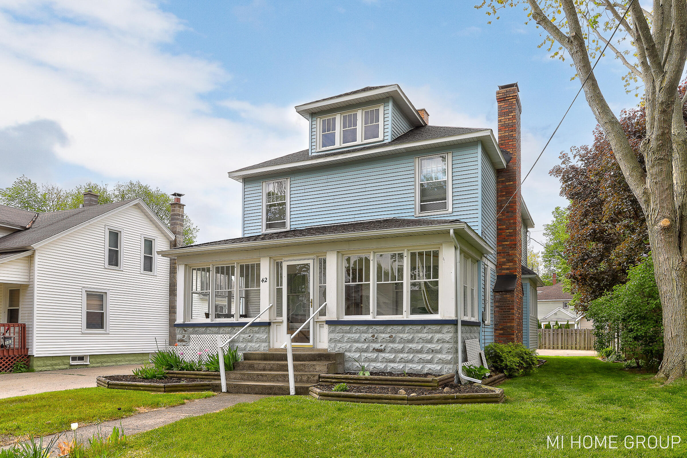 Property Photo: 42 W Cherry Avenue MI 49464