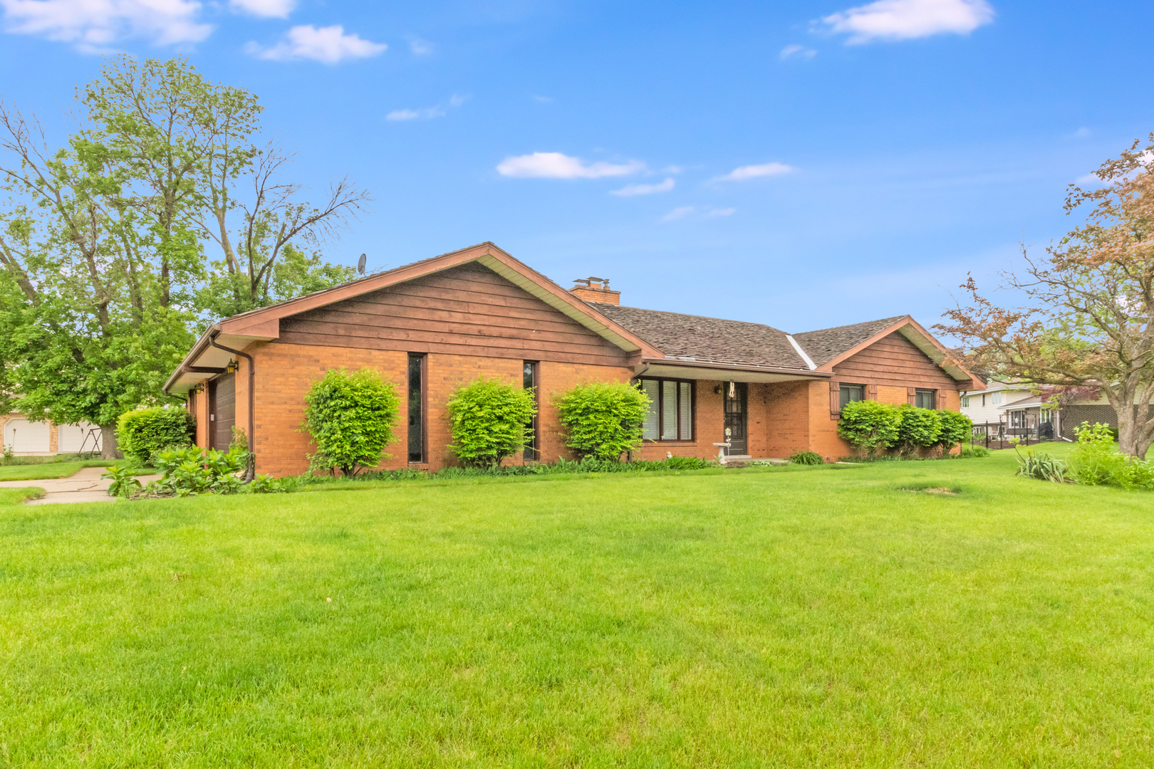 Property Photo:  25000 W Ann Court  IL 60586 