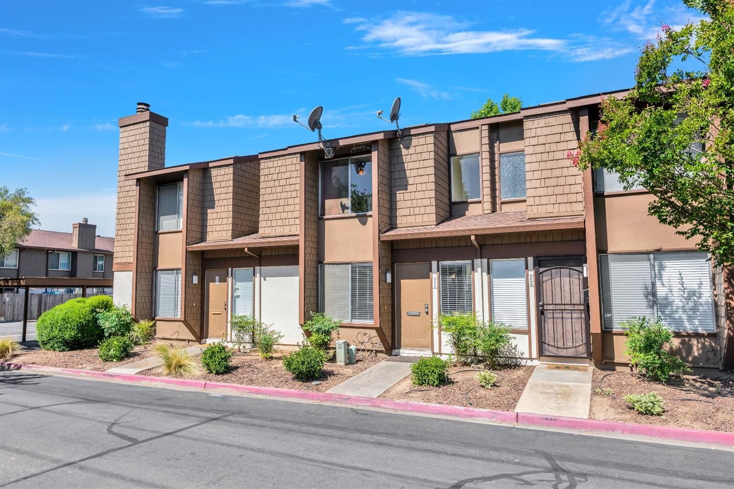 Property Photo:  3546 Larchmont Square Lane  CA 95821