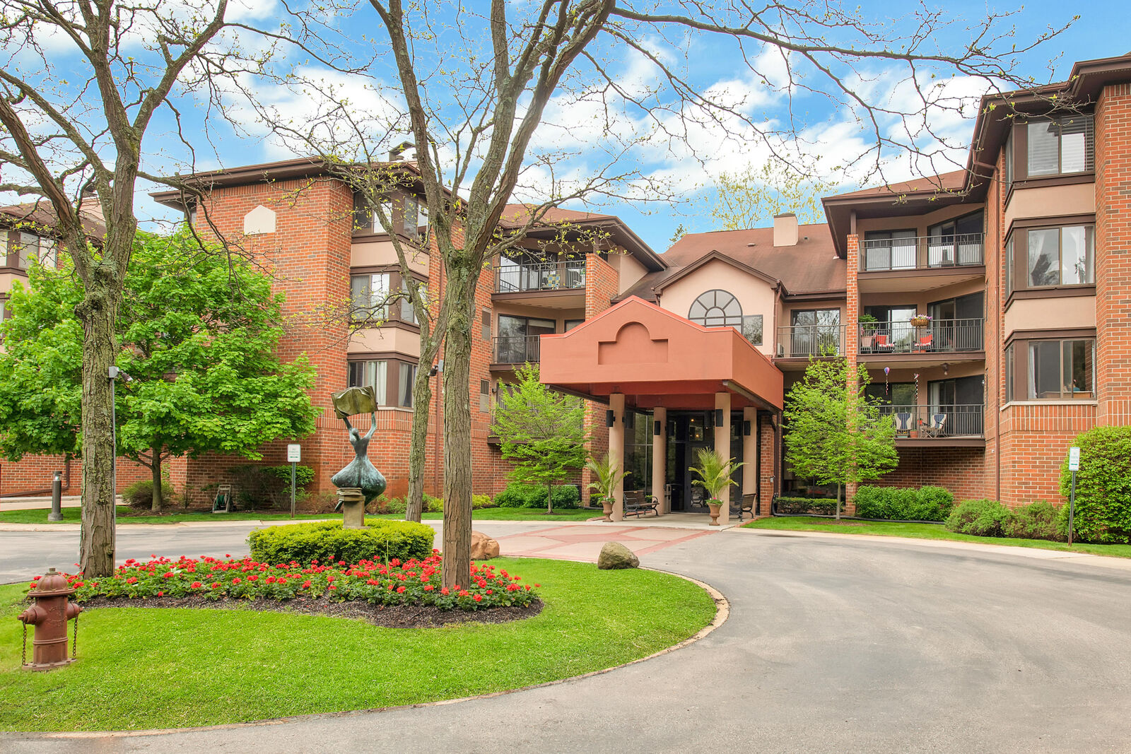 Property Photo: 1600 W Green Tree Rd 115 WI 53209