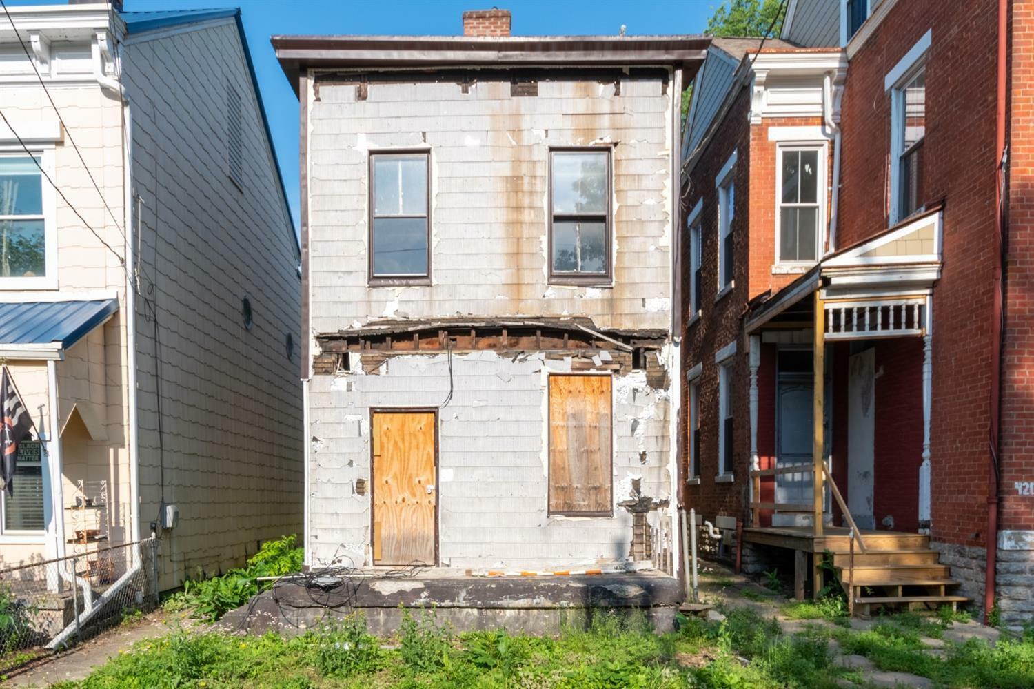 Property Photo:  4215 Mad Anthony St  OH 45223 