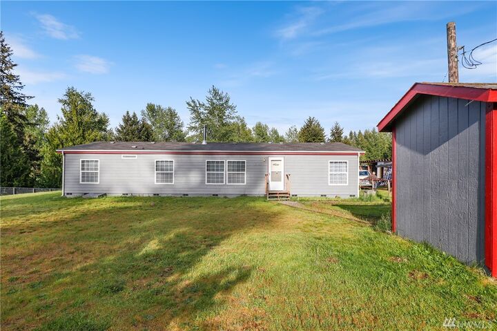 Property Photo: 28011 28th Ave E WA 98387