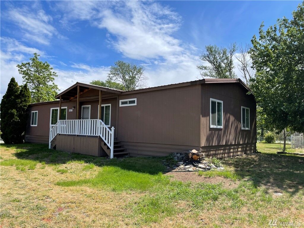 Property Photo: 1027 1st Ave S WA 98840