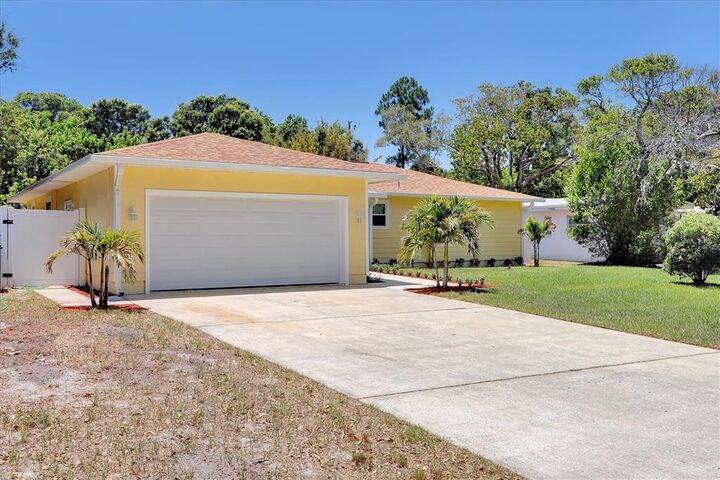 Property Photo: 8464 Ridgewood Circle FL 33772
