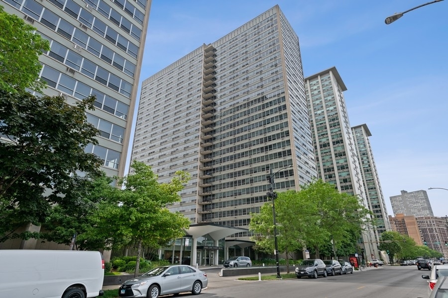 Property Photo:  3550 N Lake Shore Drive 610  IL 60657 