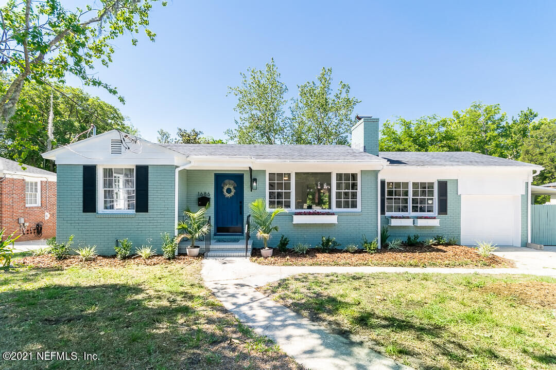 Property Photo: 1686 Geraldine Drive FL 32205