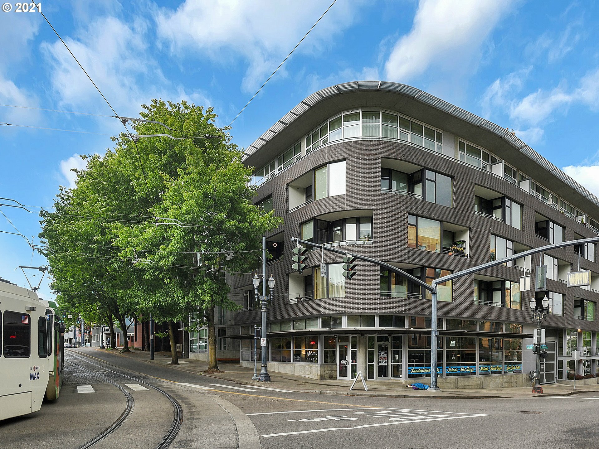 Property Photo: 1234 SW 18th Ave 103 OR 97205