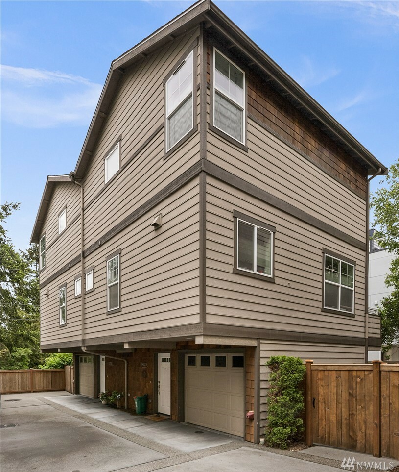 Property Photo:  9503 Ashworth Ave N A  WA 98103 