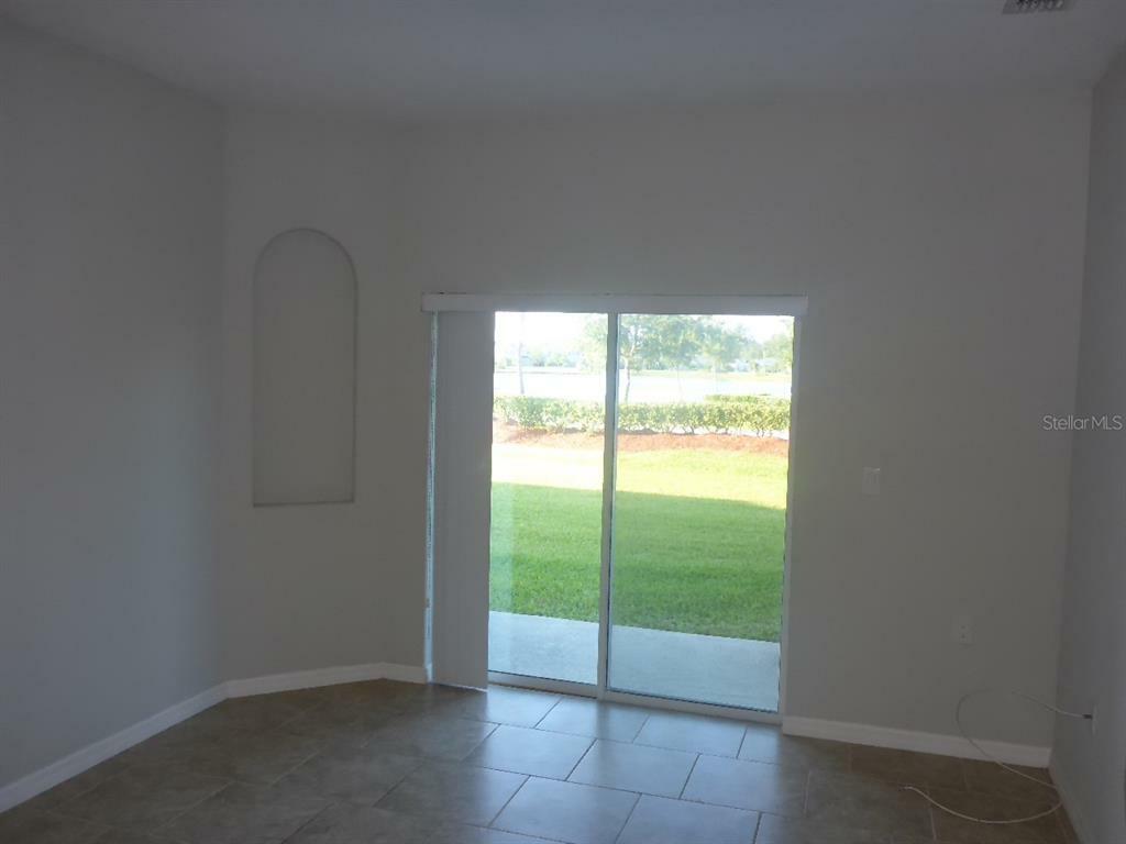 Property Photo:  204 Wentworth Grande Drive  FL 32124 