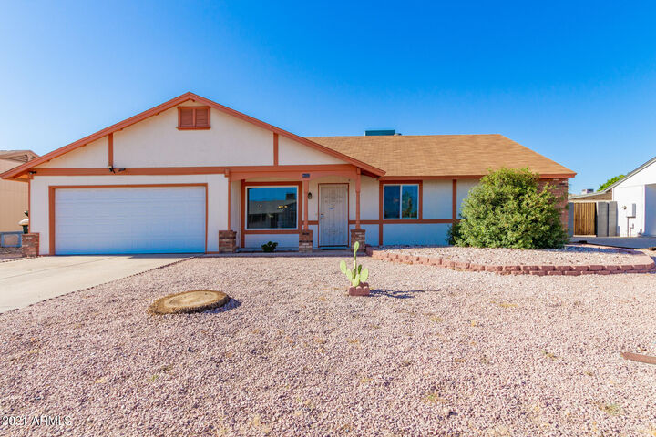 Property Photo: 4802 W Michigan Avenue AZ 85308