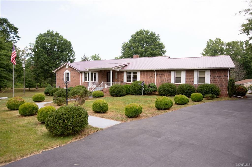 Property Photo:  21000 W Kings Highway  VA 23962 