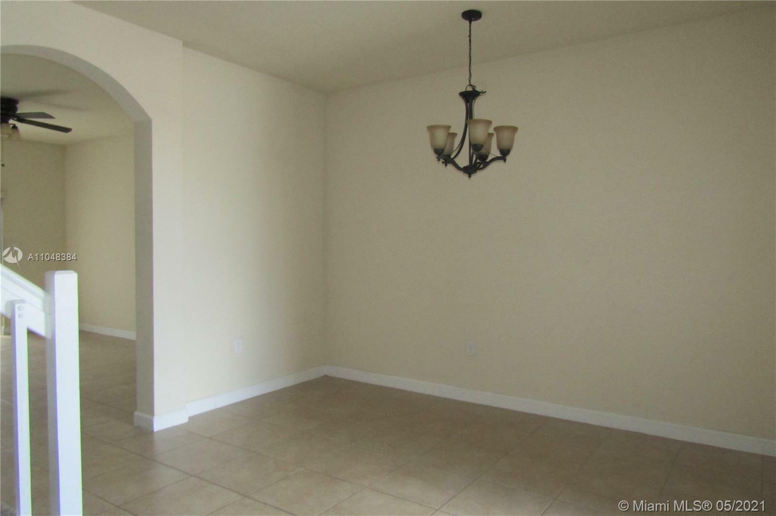 Property Photo:  601 SE 32nd Ter  FL 33033 