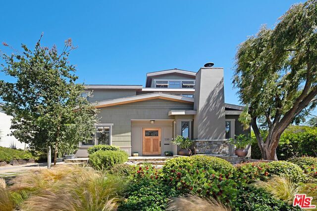 Property Photo:  1110   Pine St  CA 90405 