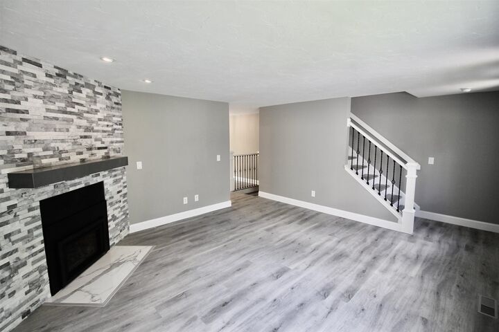 Property Photo: 23 Vanden Road NH 03054