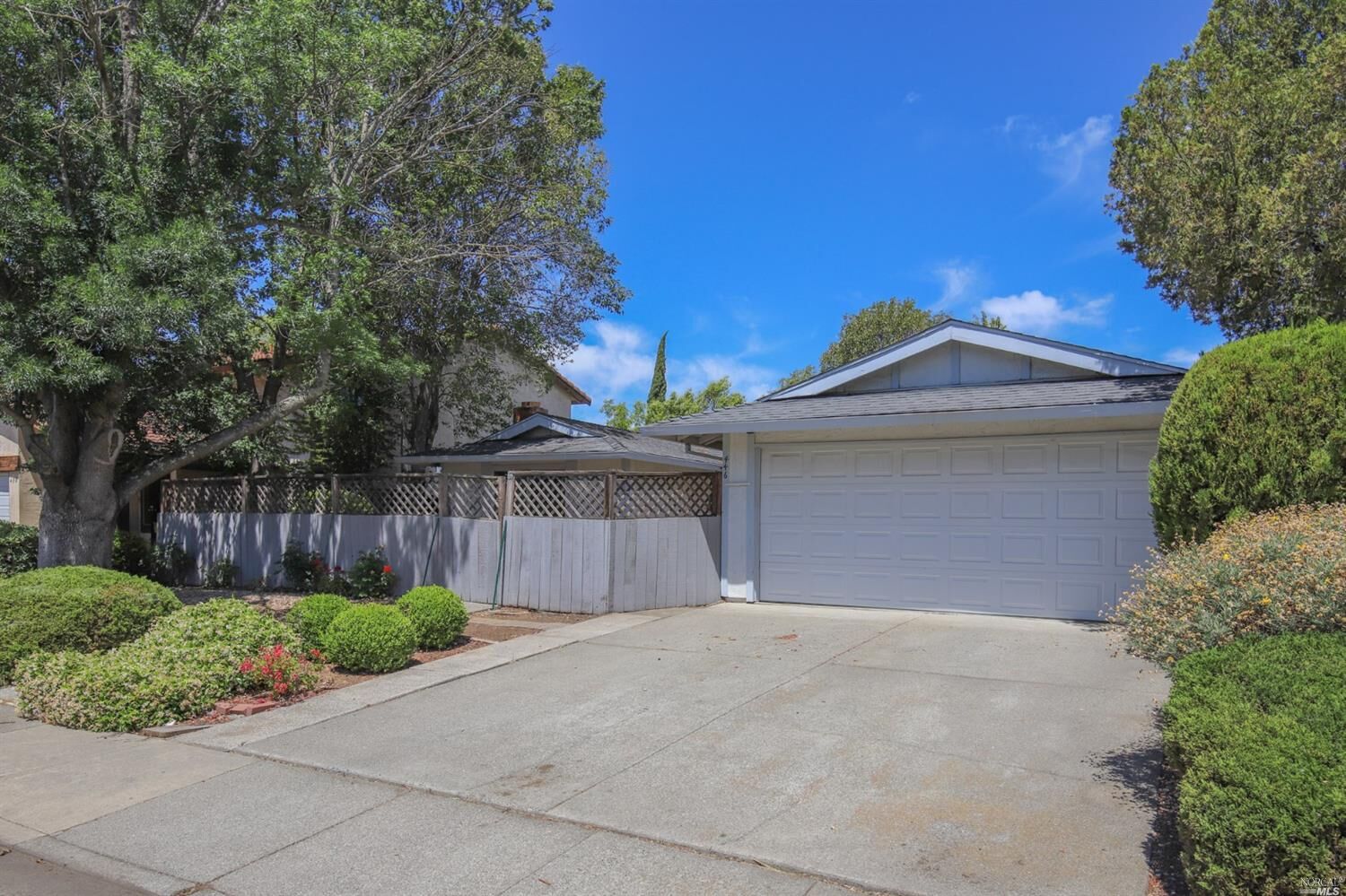 Property Photo:  446 Blakemore Court  CA 94533