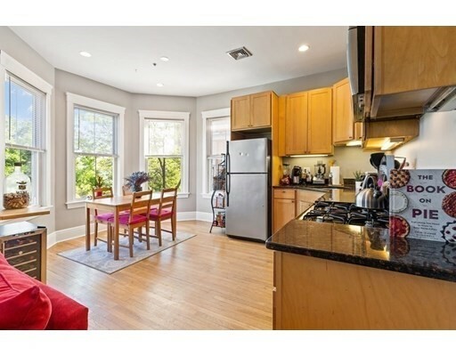 Property Photo:  40 Highland Avenue 5  MA 02143 