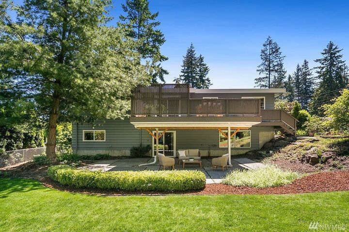 Property Photo:  1804 N 189th St  WA 98133 